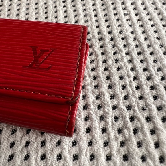 Louis Vuitton 4 Ring Epi Key Holder - Picture 6 of 15